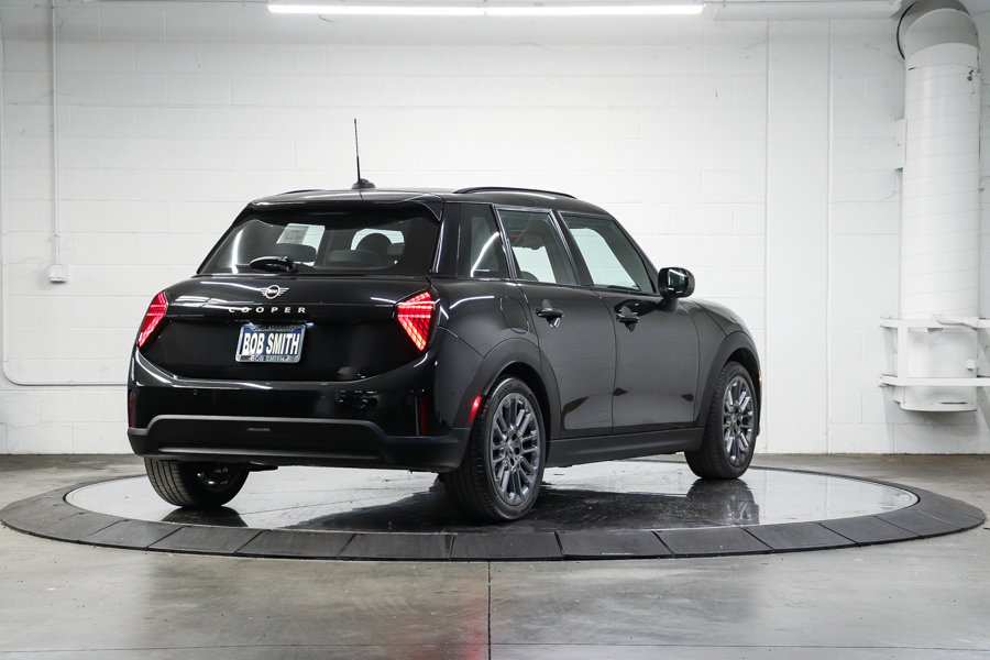 Used 2026 MINI Cooper 4-Door Hardtop FWD image 6