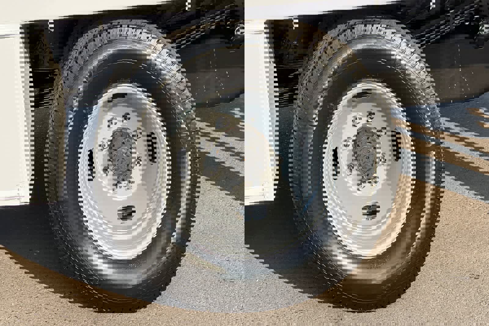 New 2024 Ford F350 XL w/ XL Chrome Package image 25