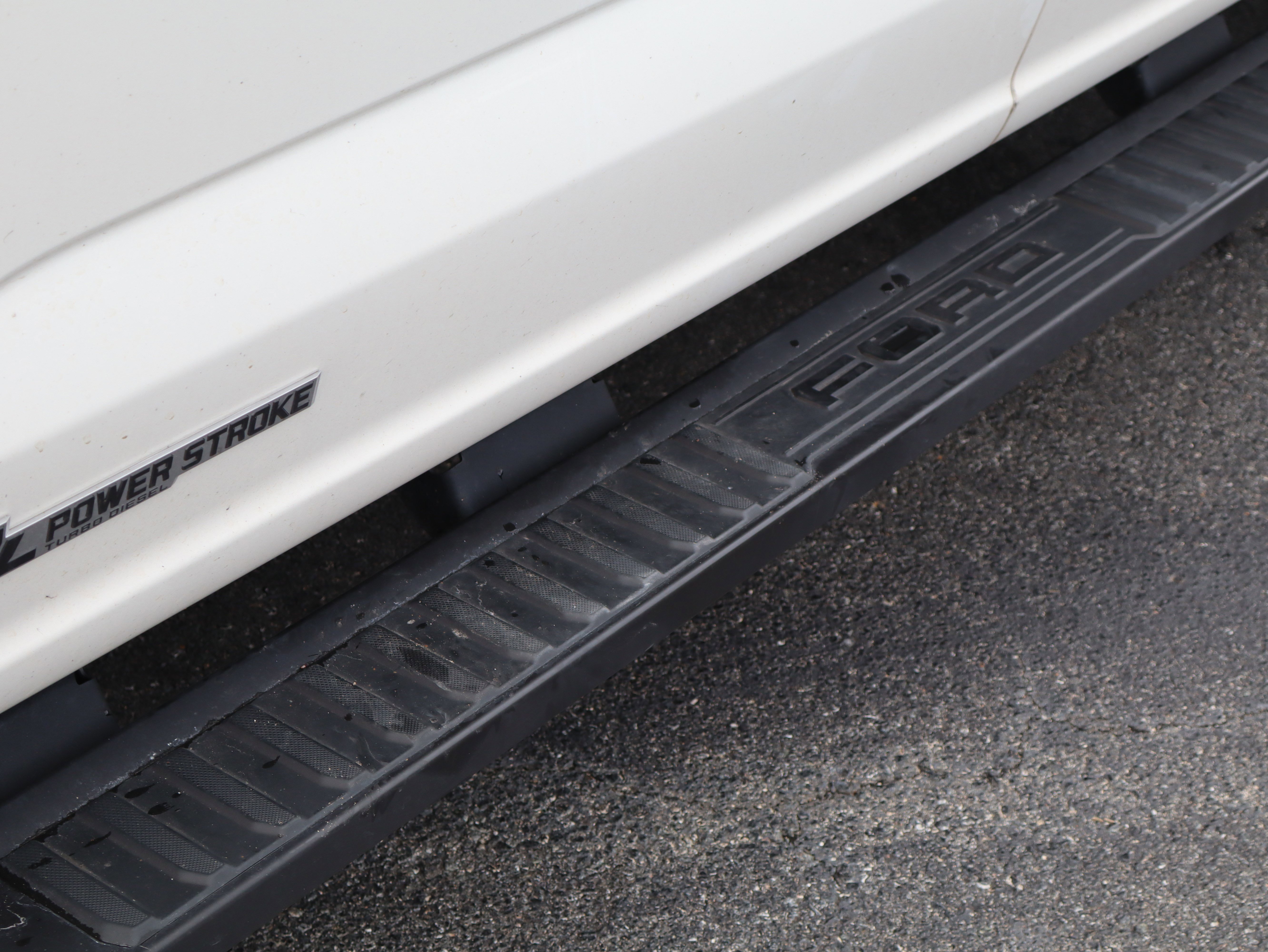 Used 2025 Ford F350 Lariat w/ Black Appearance Package image 13