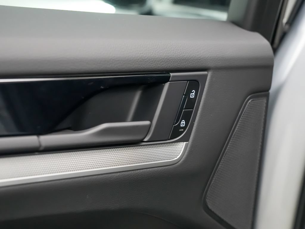 New 2026 Porsche Cayenne AWD/4WD image 15