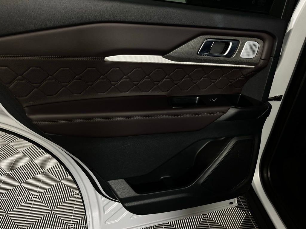 Used 2025 Ford Explorer Platinum w/ LUX Leather Package image 29