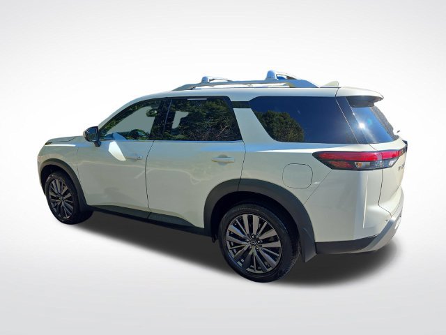 Used 2023 Nissan Pathfinder SL w/ SL Premium Package AWD/4WD image 4