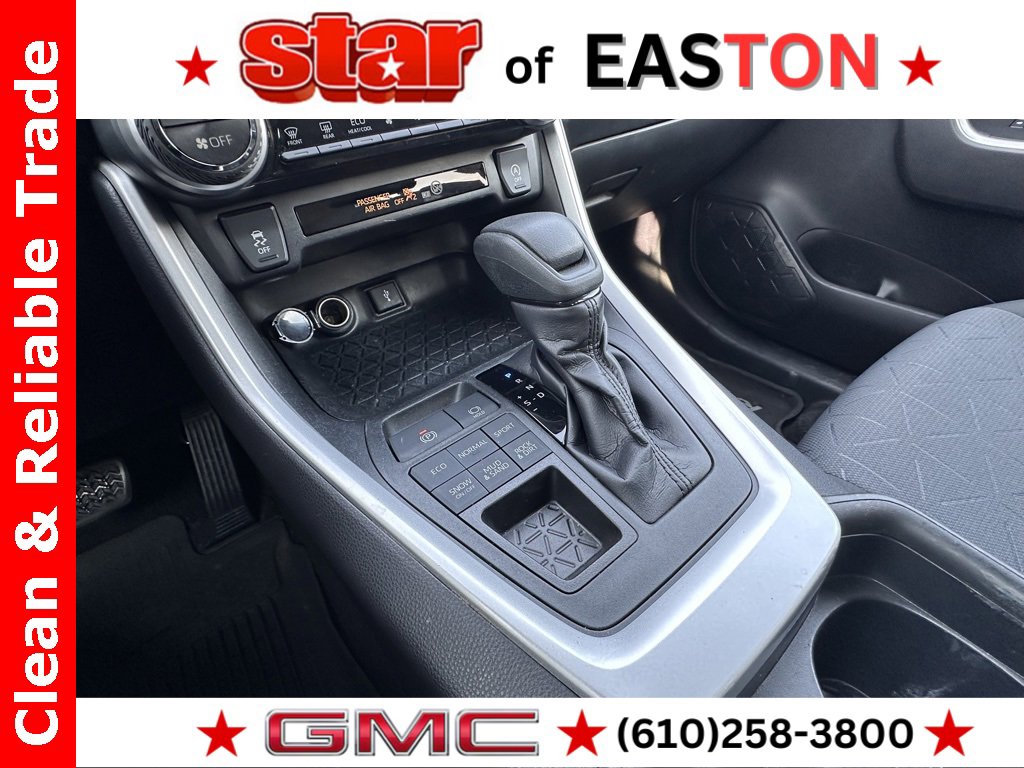 Used 2020 Toyota RAV4 XLE image 23