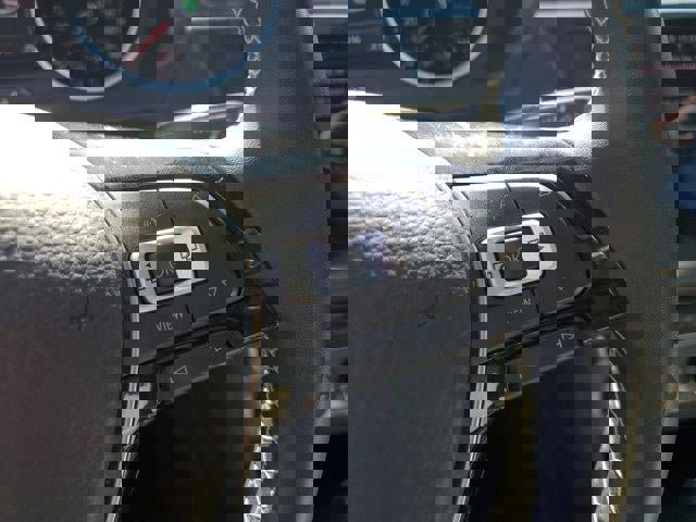 Used 2021 Volkswagen Tiguan SE image 20