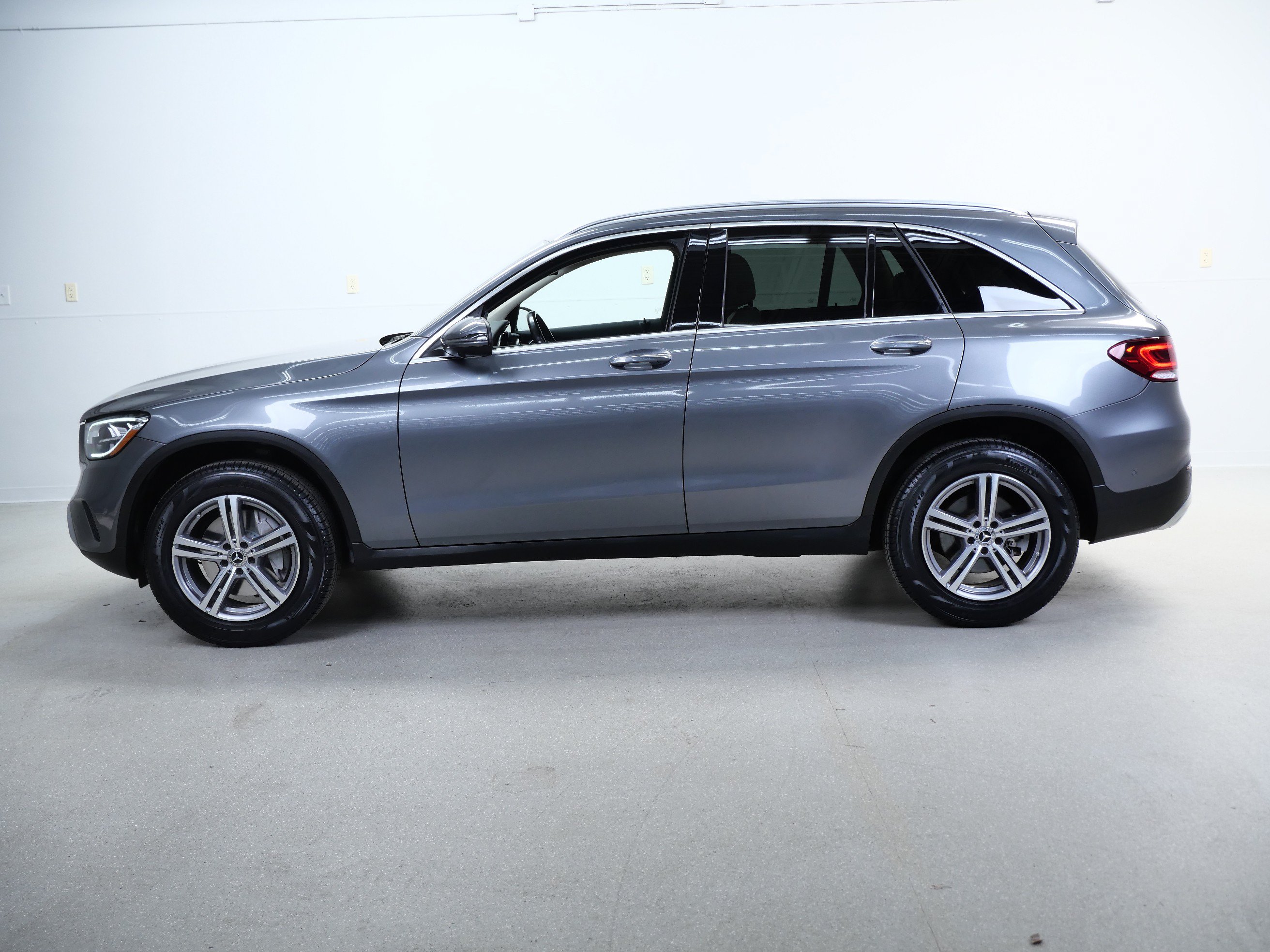 Used 2022 Mercedes-Benz GLC 300 4MATIC image 10