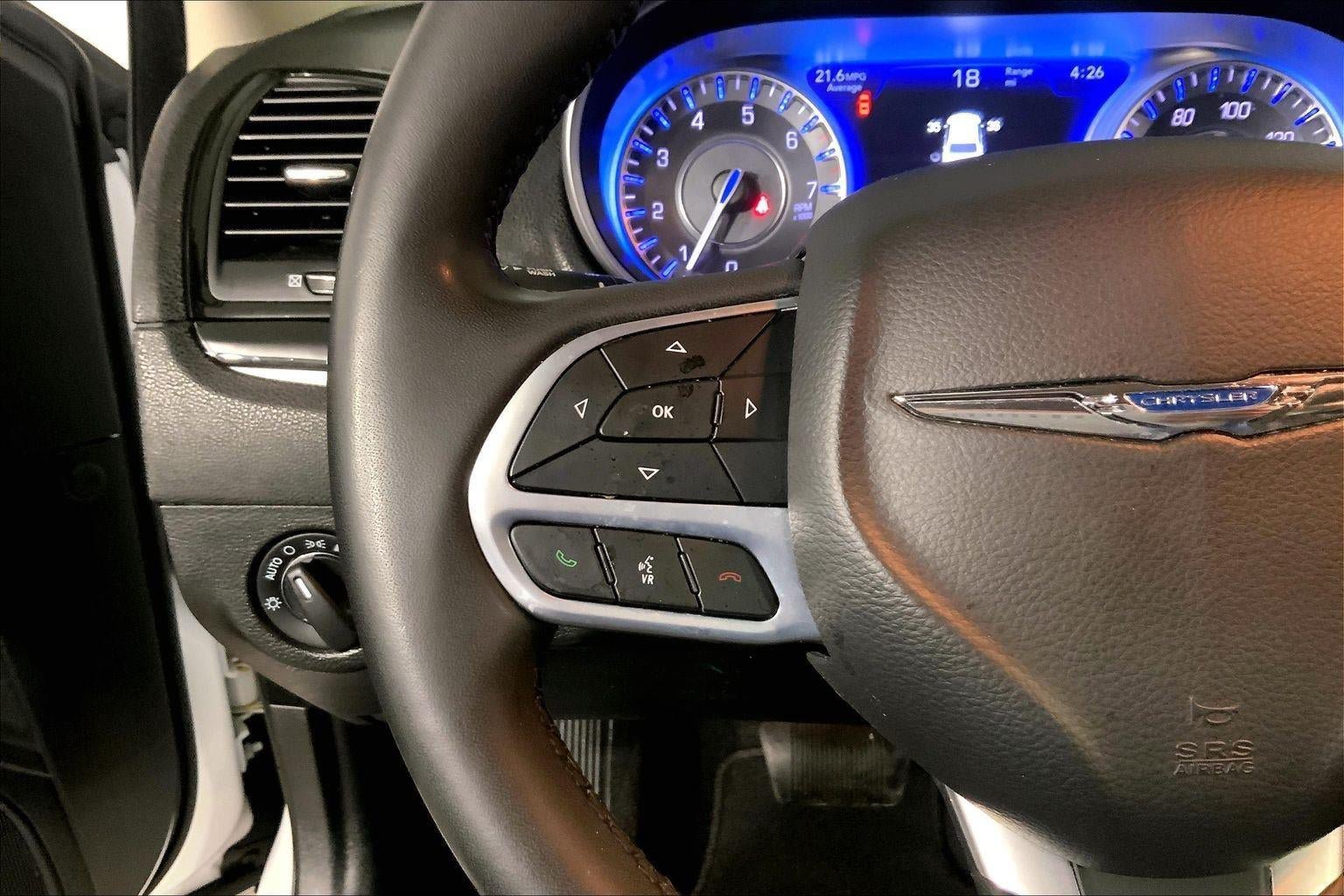 Used 2023 Chrysler 300 Touring w/ Sport Appearance Package RWD image 18