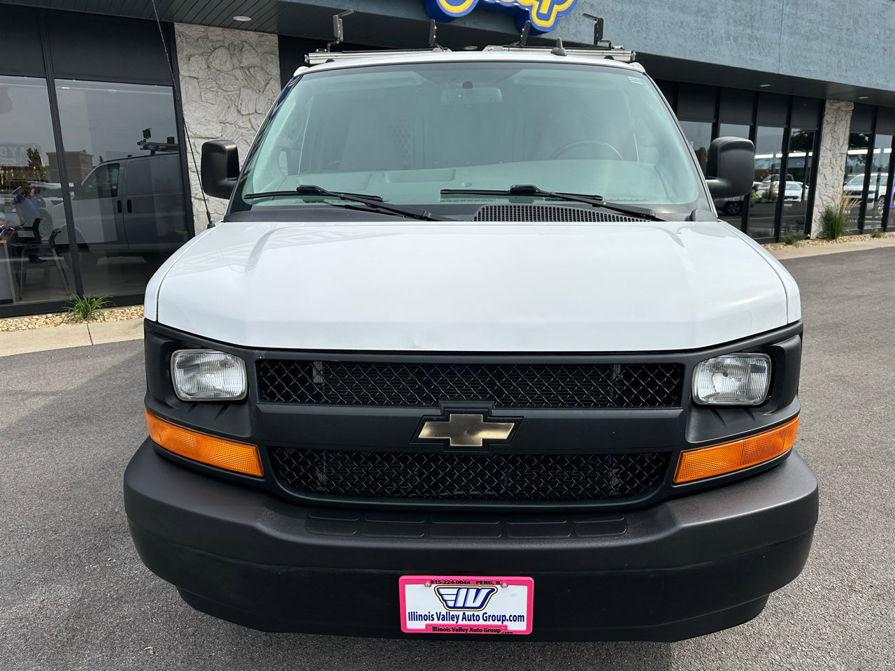 Used 2017 Chevrolet Express 2500 image 10