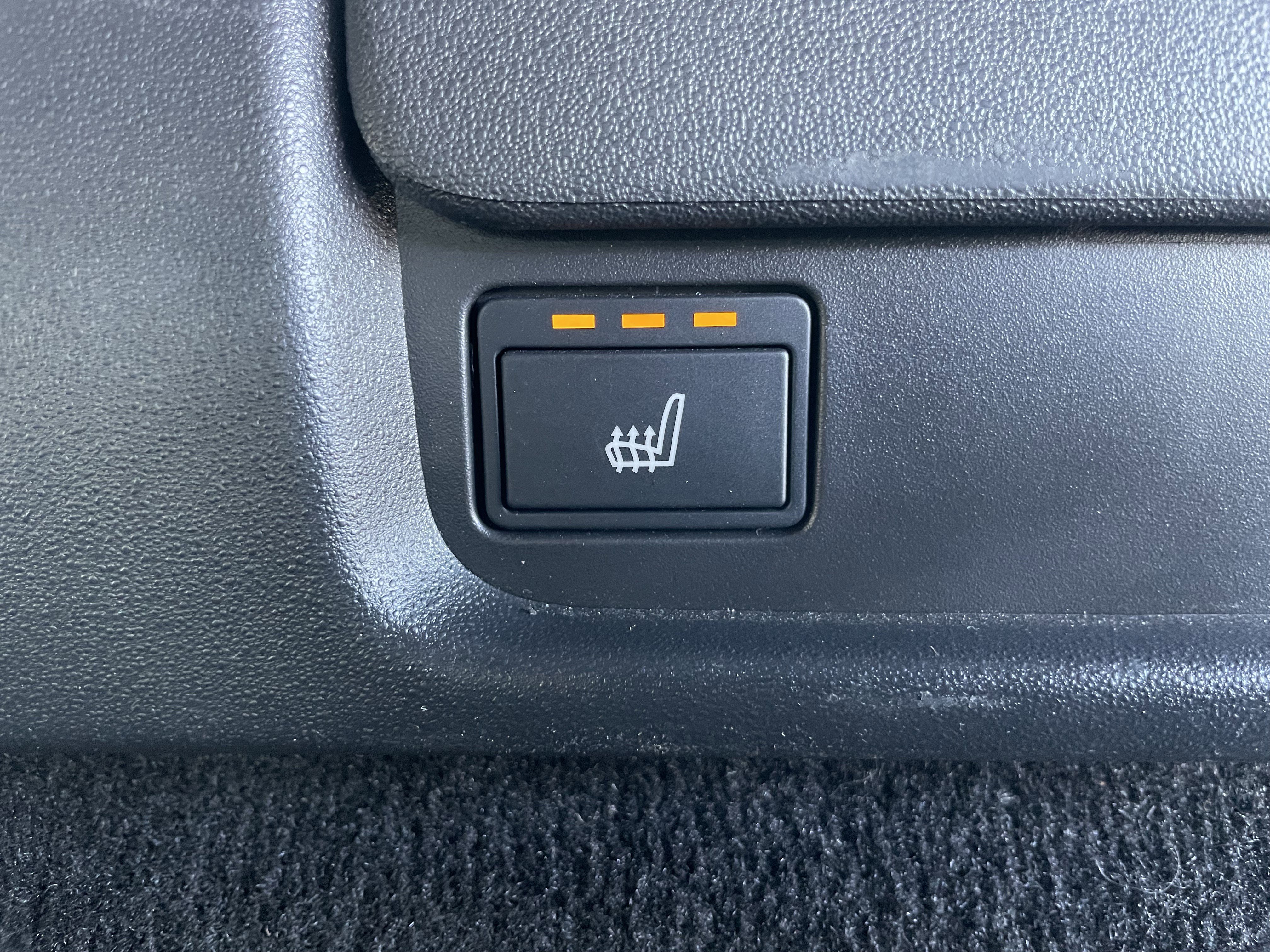 Used 2024 Land Rover Discovery Dynamic SE image 42