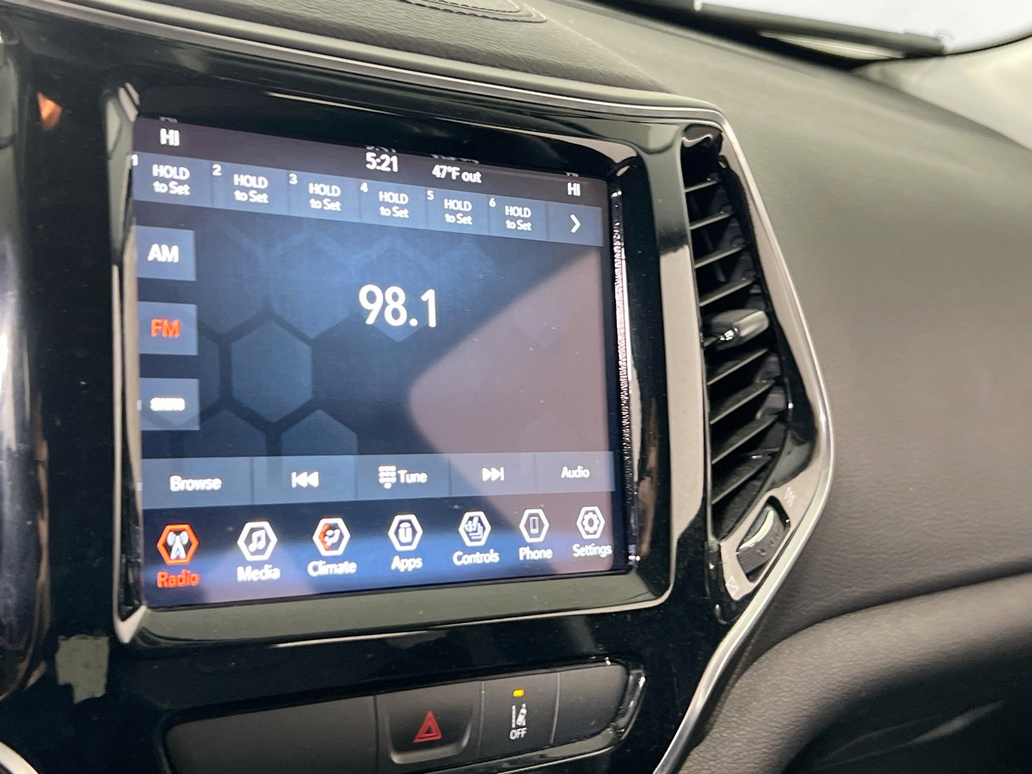 Used 2022 Jeep Cherokee Limited image 14