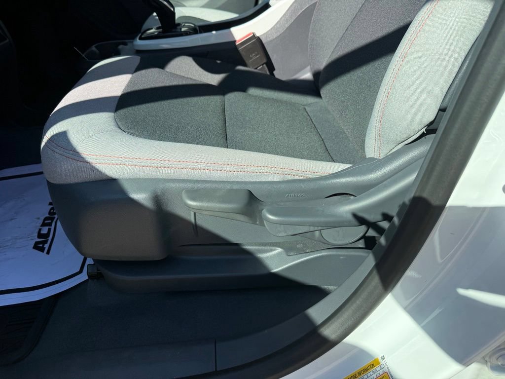 Used 2021 Chevrolet Bolt LT FWD image 27