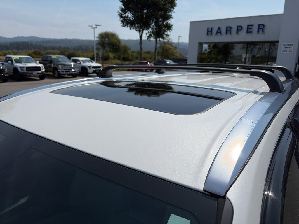 Used 2019 Toyota Highlander XLE AWD/4WD image 9