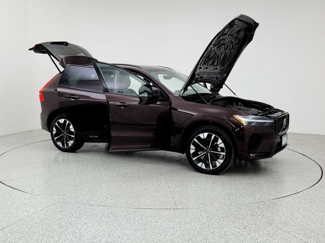 New 2026 Volvo XC60 B5 Plus w/ Climate Package AWD/4WD image 10