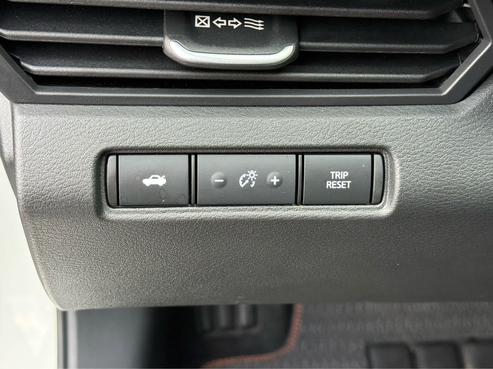 Used 2025 Nissan Altima 2.5 SR FWD image 23