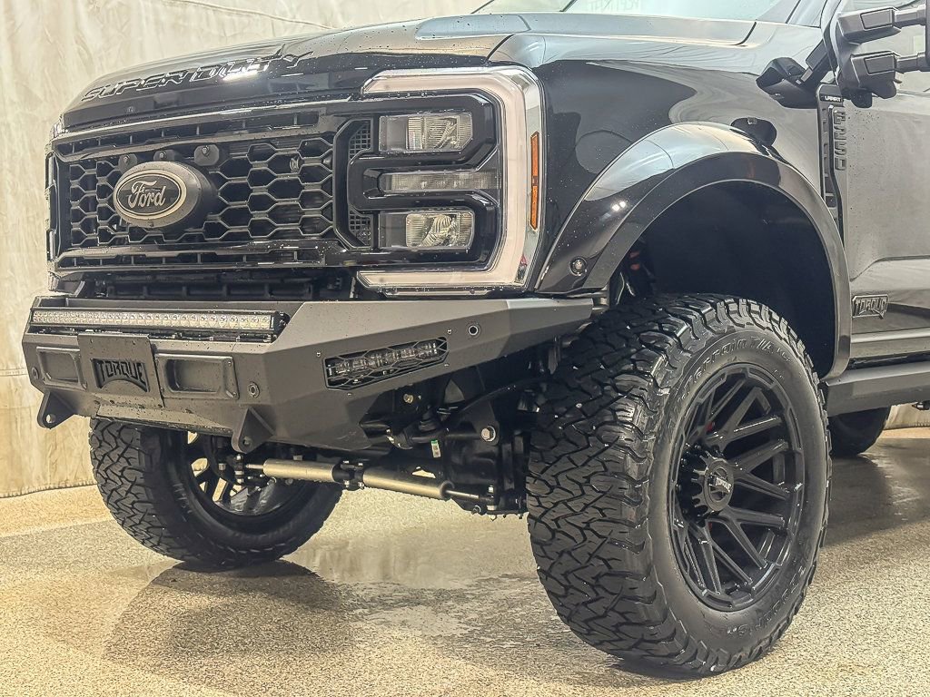 New 2026 Ford F250 Lariat w/ Black Appearance Package image 4