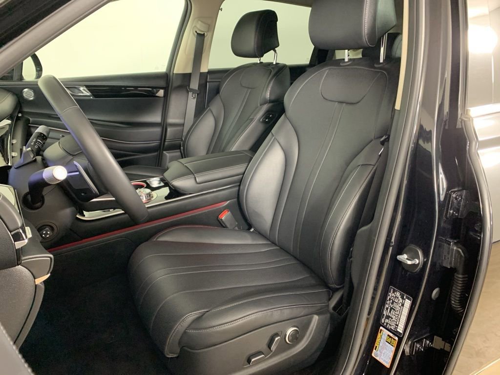 Used 2025 Genesis GV80 2.5T Standard AWD/4WD image 26