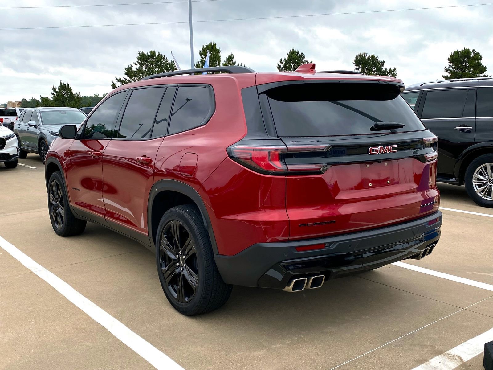 Used 2024 GMC Acadia Elevation w/ Black Edition FWD image 3