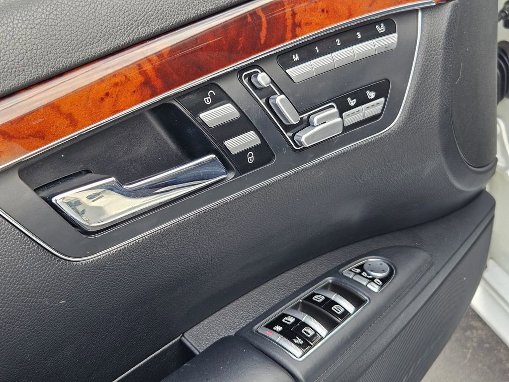 Used 2009 Mercedes-Benz S 550 4MATIC image 11