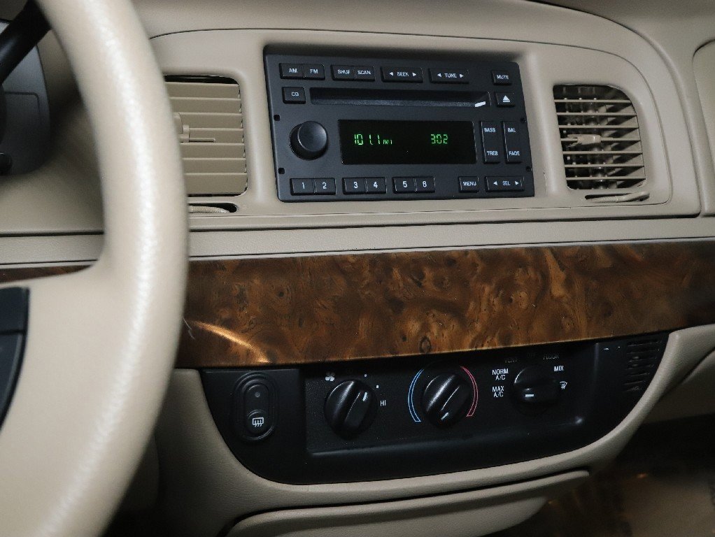 Used 2008 Mercury Grand Marquis GS image 35