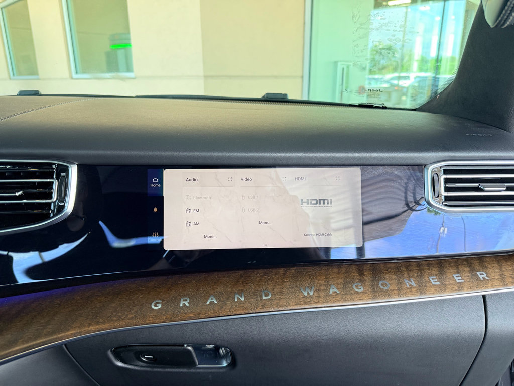 Used 2022 Jeep Grand Wagoneer Series II AWD/4WD image 29