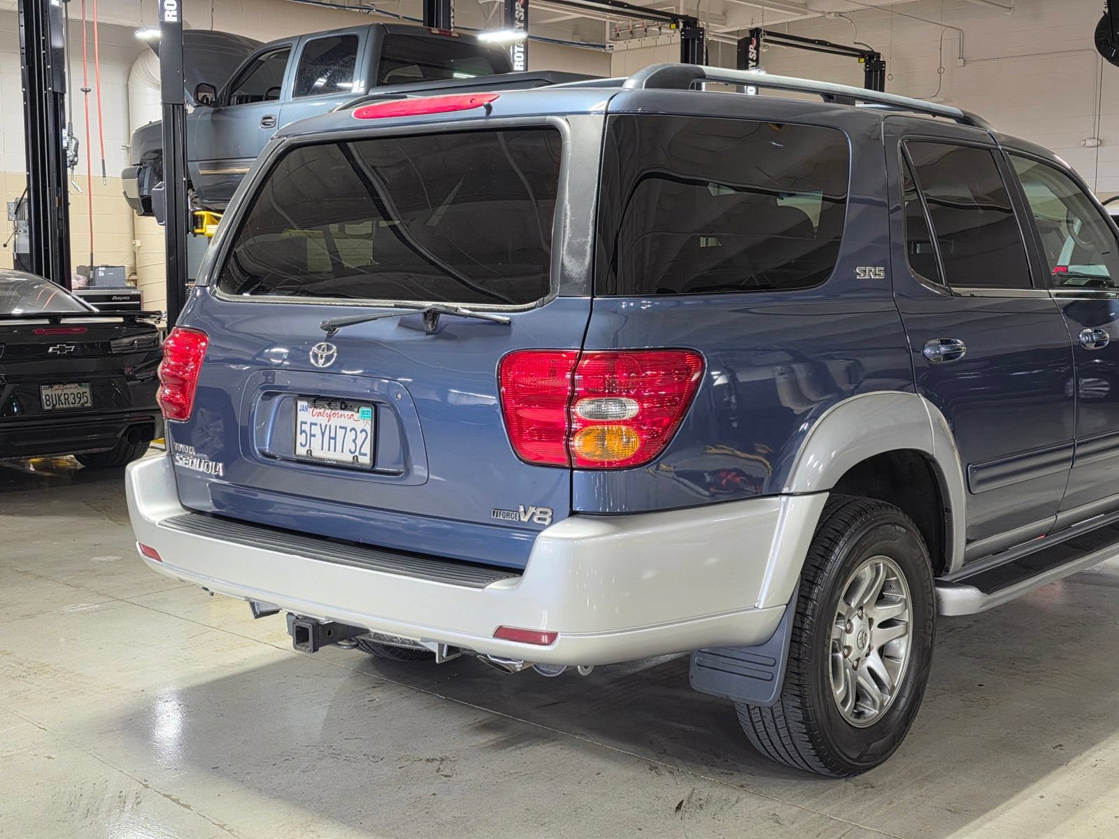 Used 2004 Toyota Sequoia SR5 RWD image 12