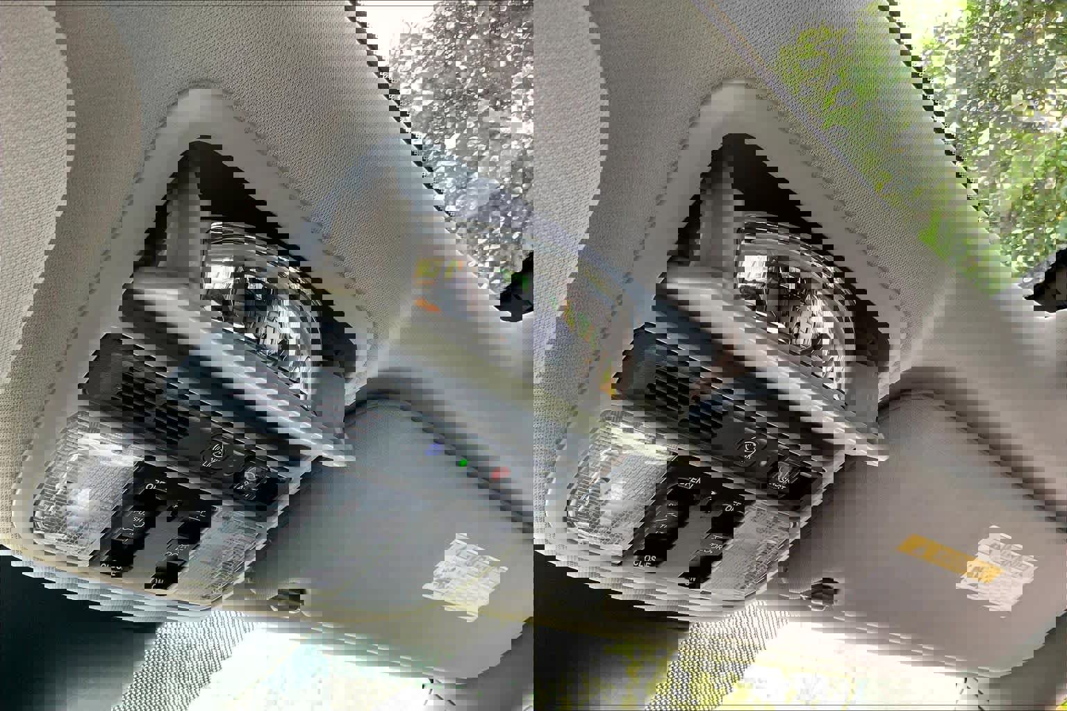 Used 2023 Honda Odyssey Elite image 32