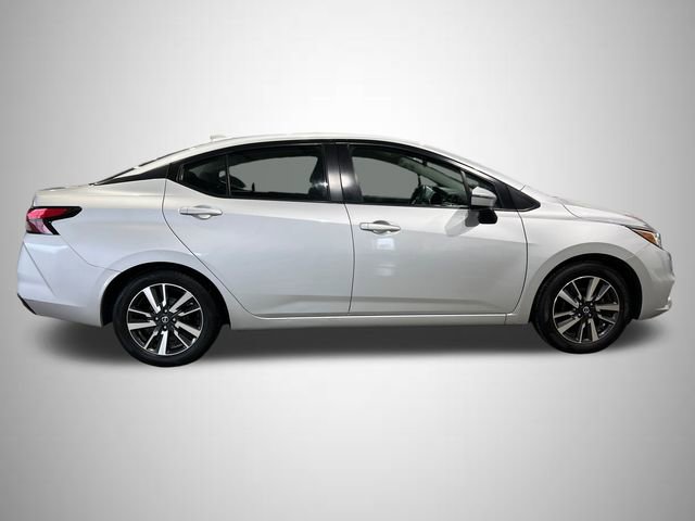 Used 2021 Nissan Versa SV image 6