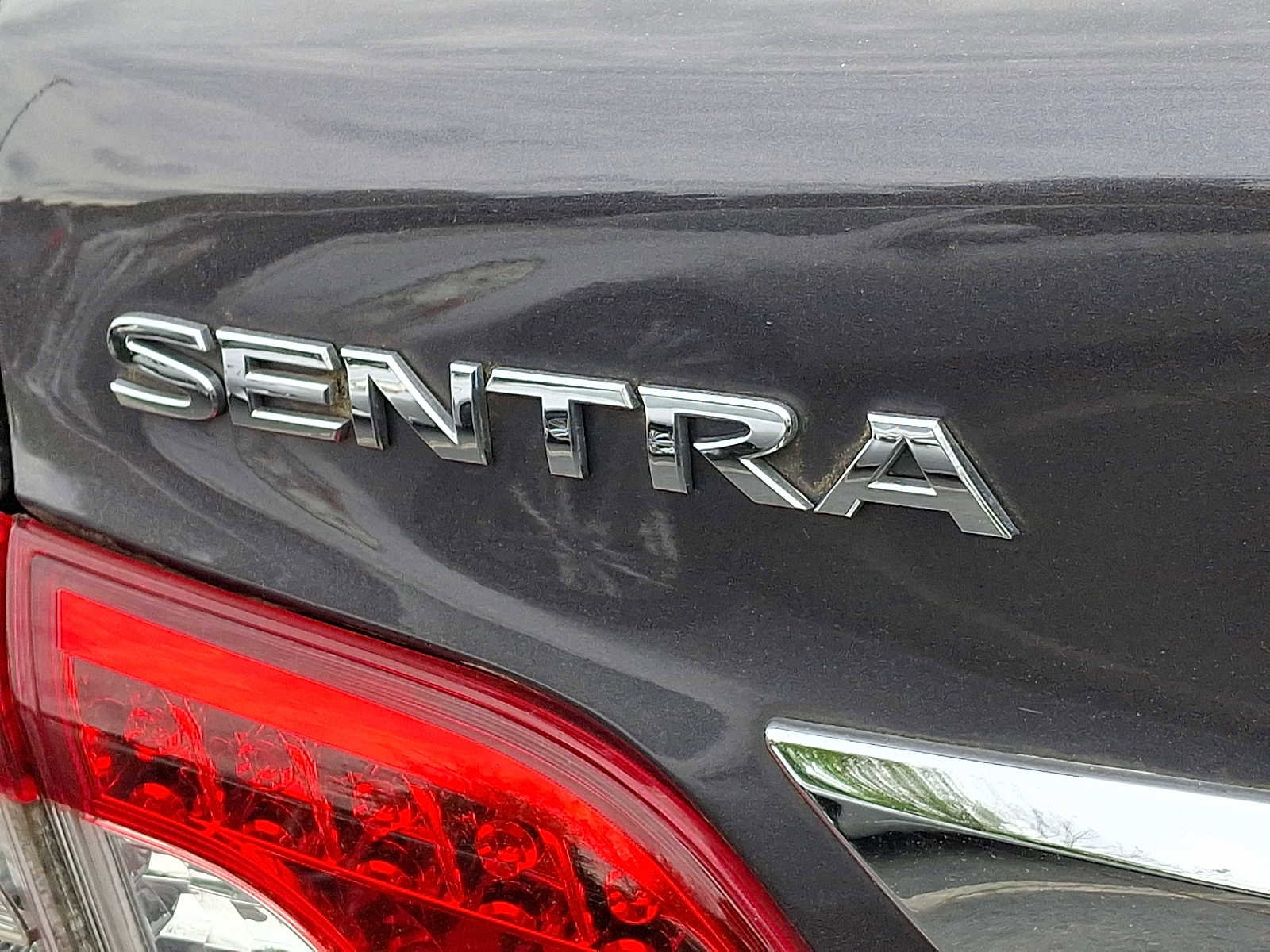 Used 2015 Nissan Sentra SV FWD image 28