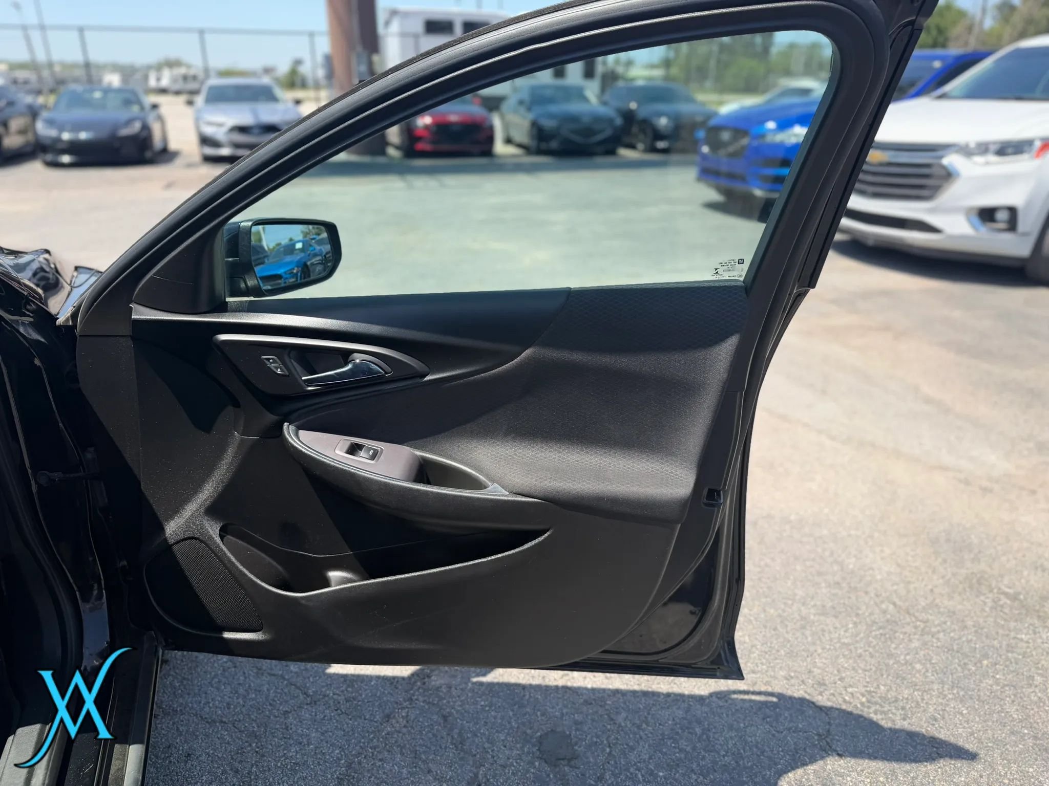 Used 2021 Chevrolet Malibu LT FWD image 22