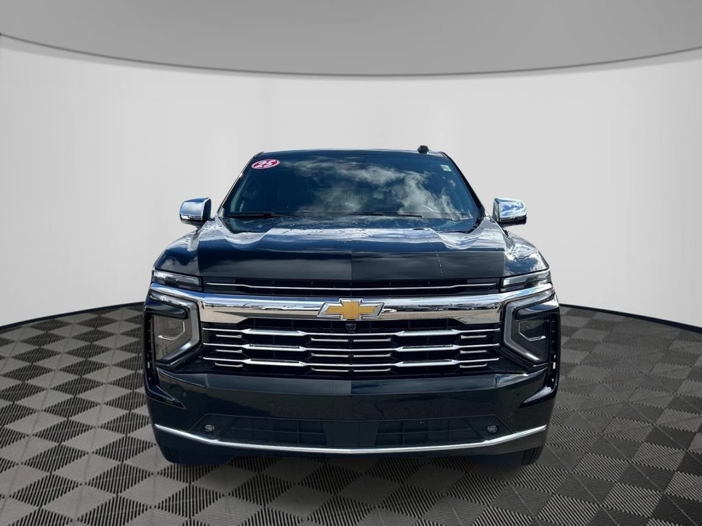 Used 2025 Chevrolet Tahoe Premier AWD/4WD image 2