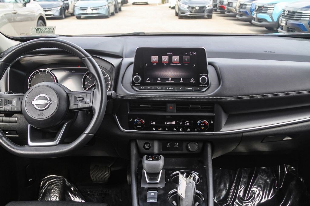 Certified 2024 Nissan Rogue SV w/ SV Premium Package FWD image 11