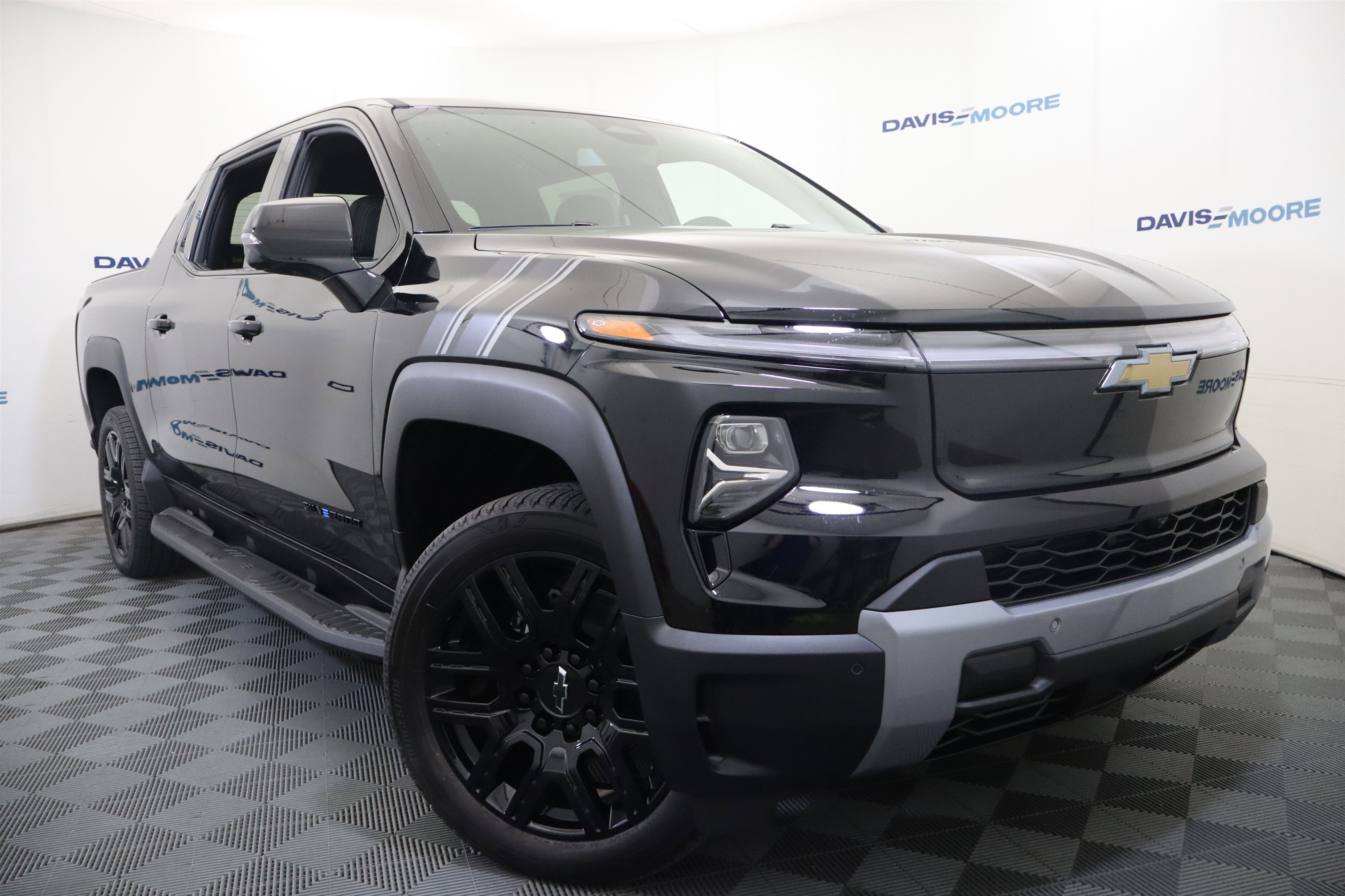New 2026 Chevrolet Silverado EV LT image 2