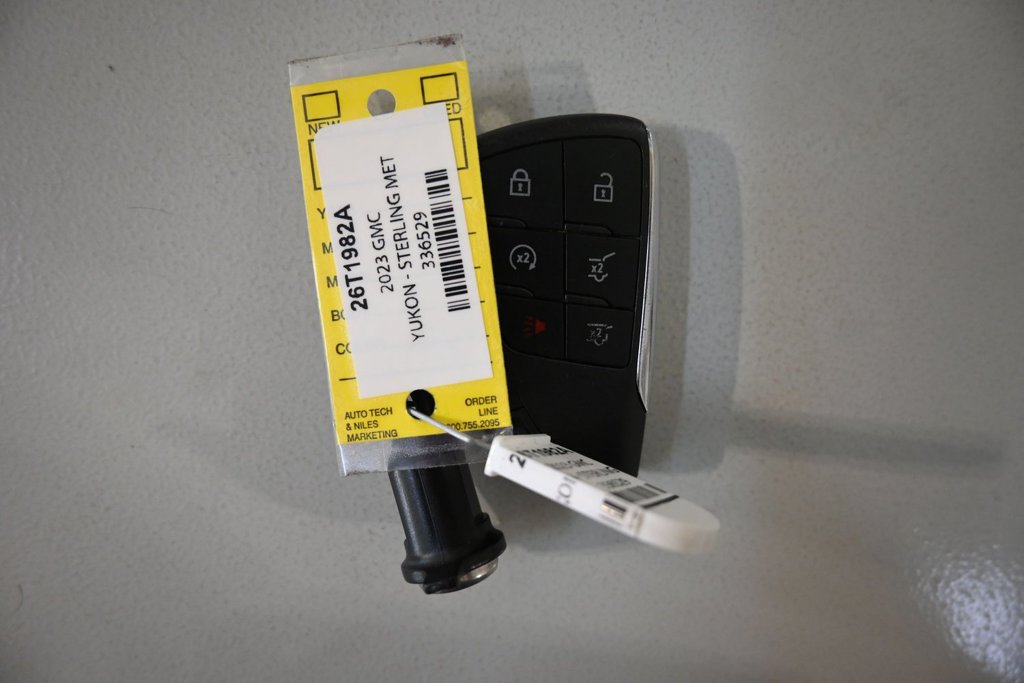 Used 2023 GMC Yukon Denali AWD/4WD image 9
