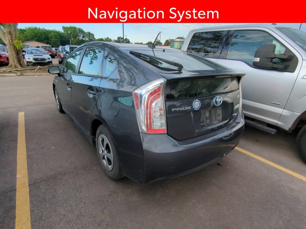 Used 2015 Toyota Prius Four w/ Four Season Floor Mat Package FWD image 4