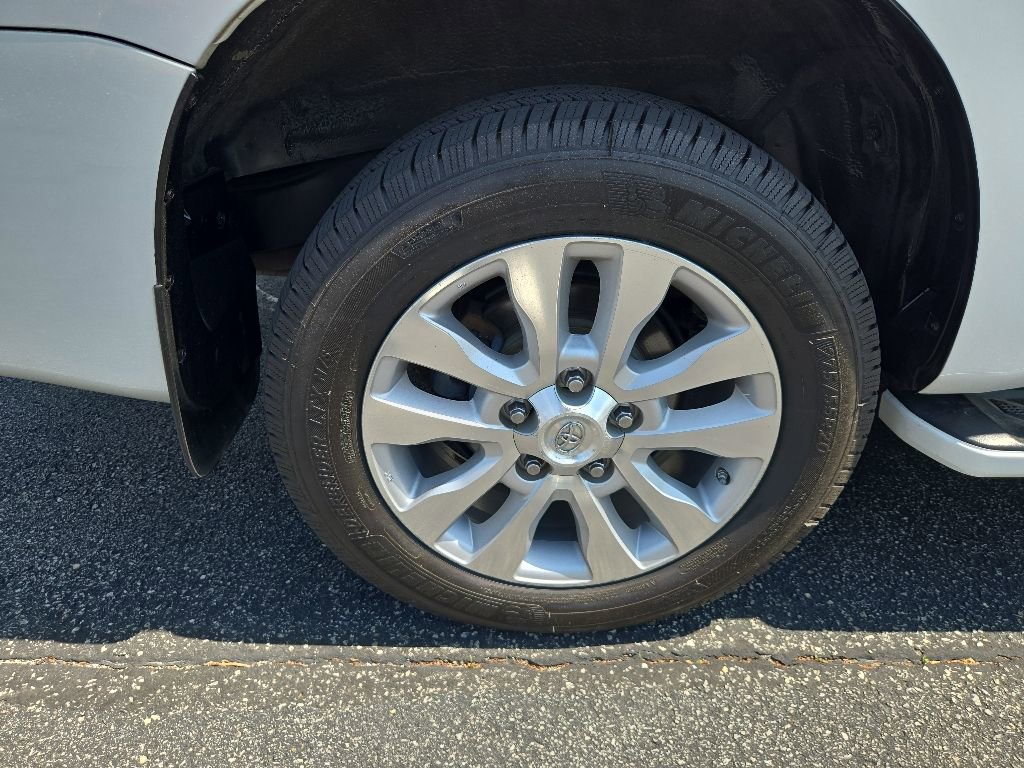 Used 2012 Toyota Sequoia Platinum AWD/4WD image 24