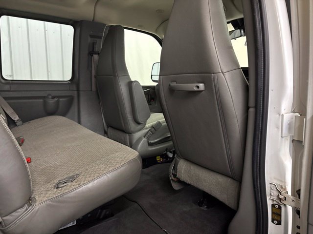 Used 2020 Chevrolet Express 2500 LT RWD image 16