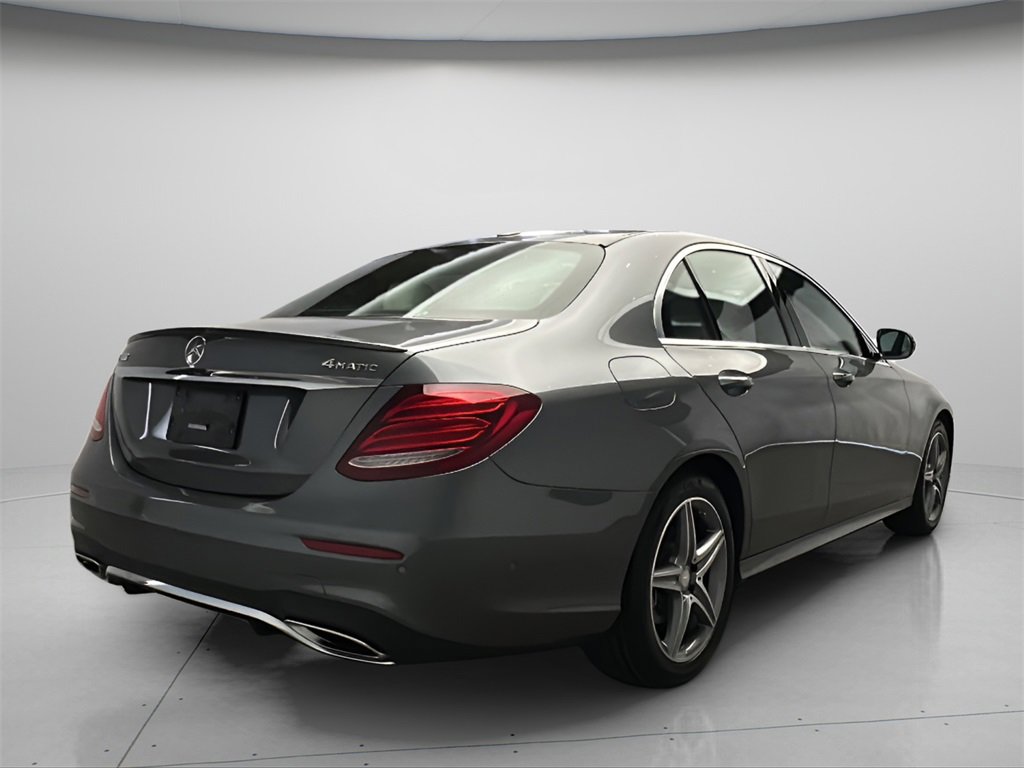 Used 2017 Mercedes-Benz E 300 4MATIC image 7