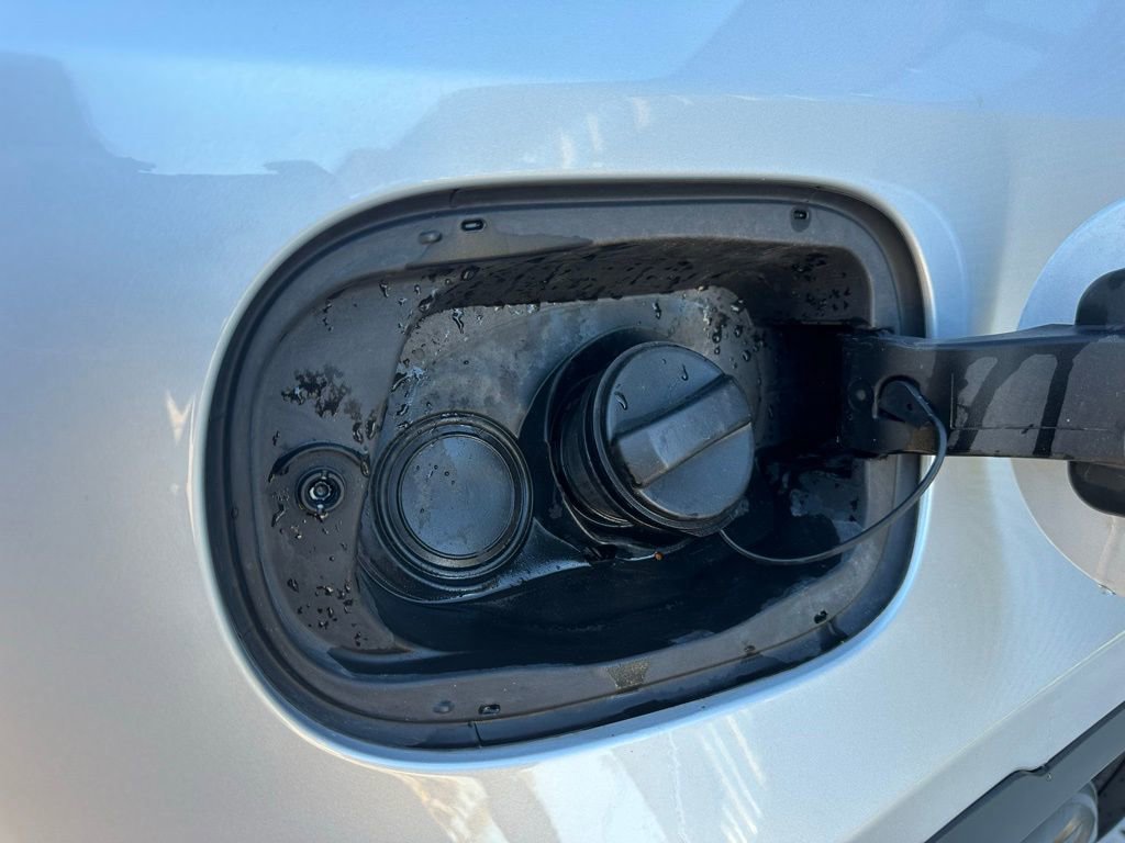 Used 2023 Land Rover Defender 110 S image 38