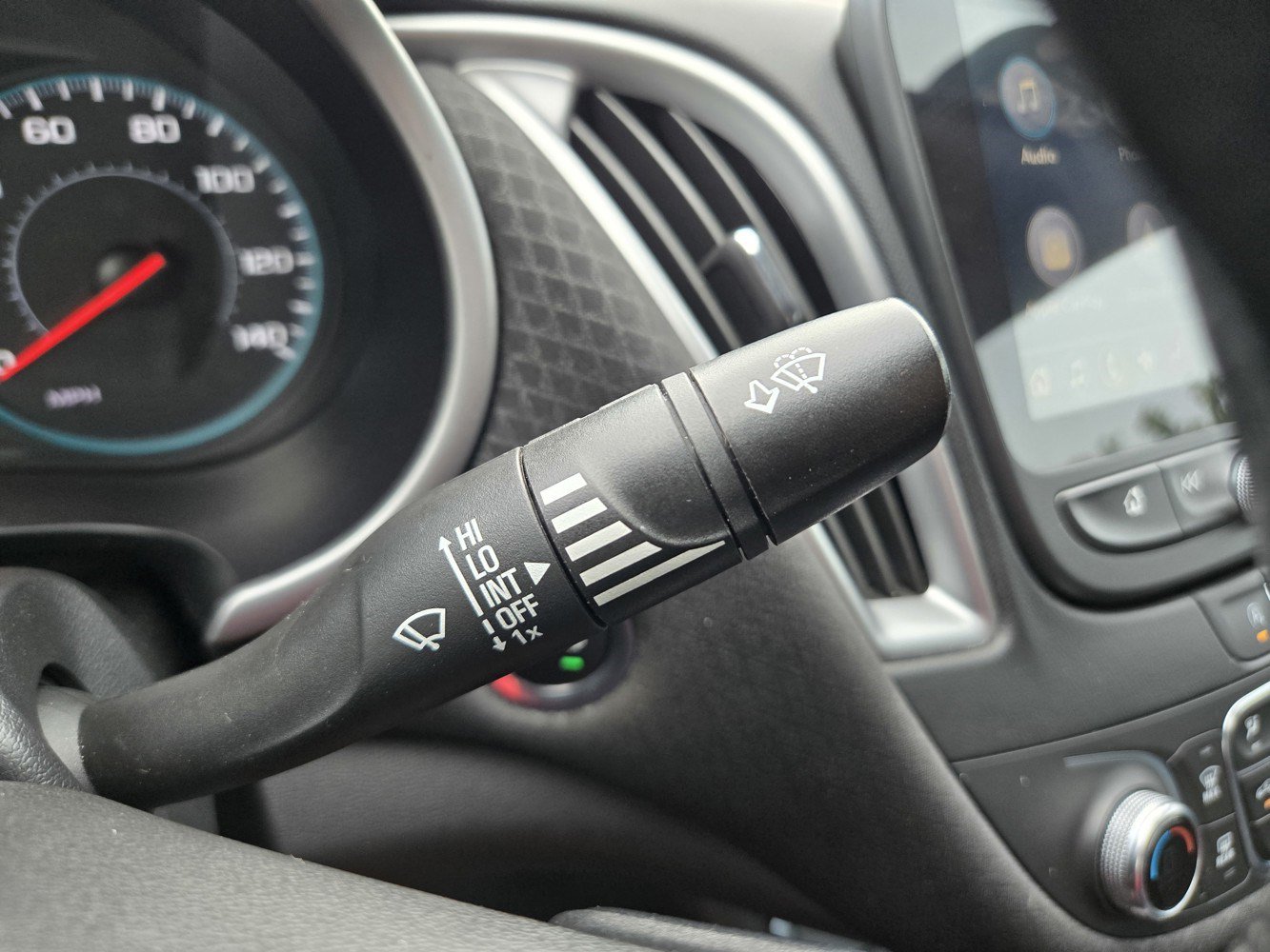Used 2025 Chevrolet Malibu LT FWD image 19