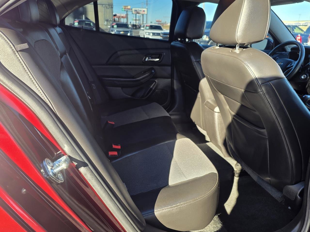 Used 2015 Chevrolet Malibu LT FWD image 15