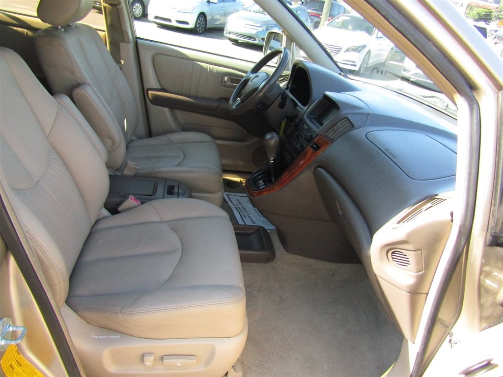 Used 2000 Lexus RX 300 4WD w/ Limited Pkg image 21
