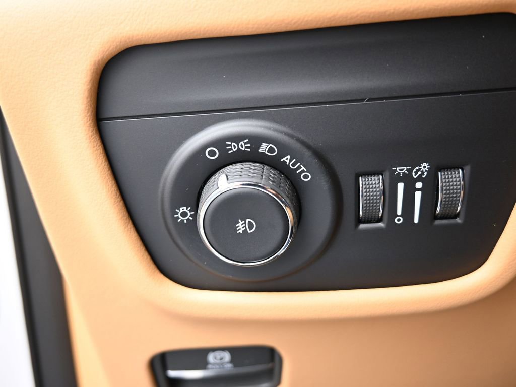 New 2025 Jeep Grand Cherokee Summit image 34