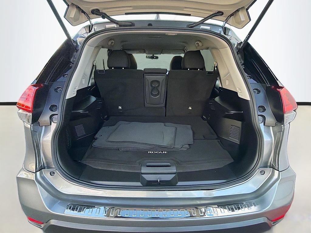 Used 2017 Nissan Rogue SV FWD image 24
