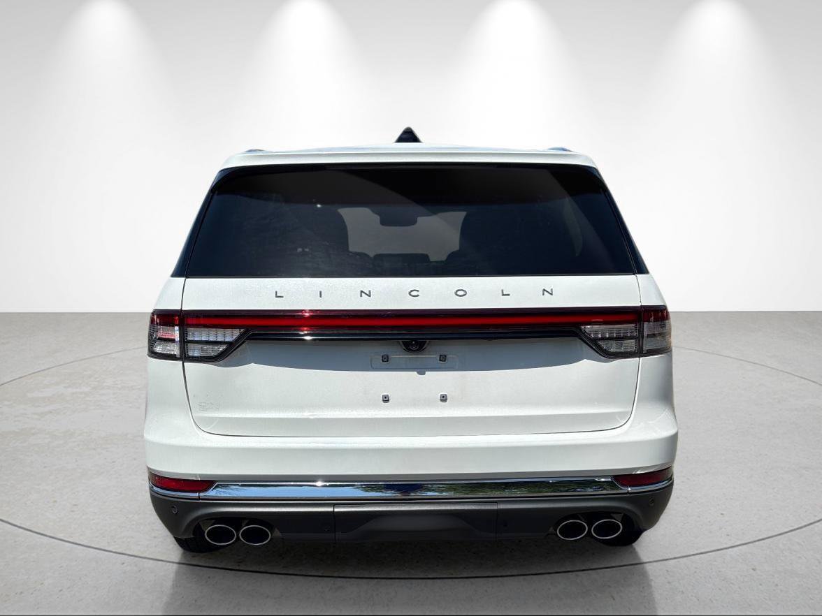 Used 2025 Lincoln Aviator 2WD image 4
