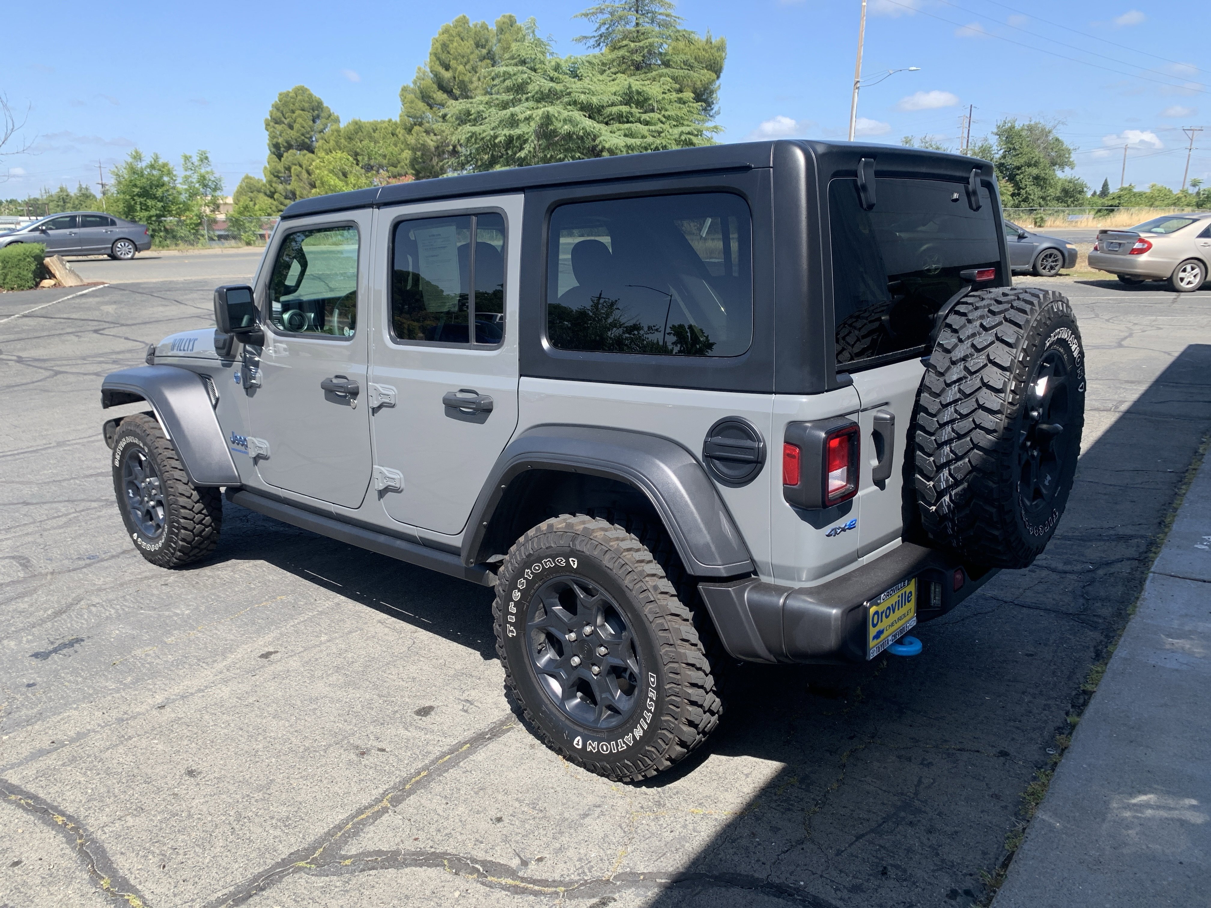 Used 2023 Jeep Wrangler Unlimited w/ 8.4" Radio Group AWD/4WD image 3