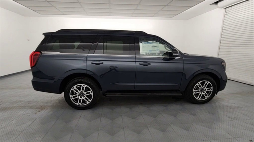 New 2025 Ford Expedition Active image 3