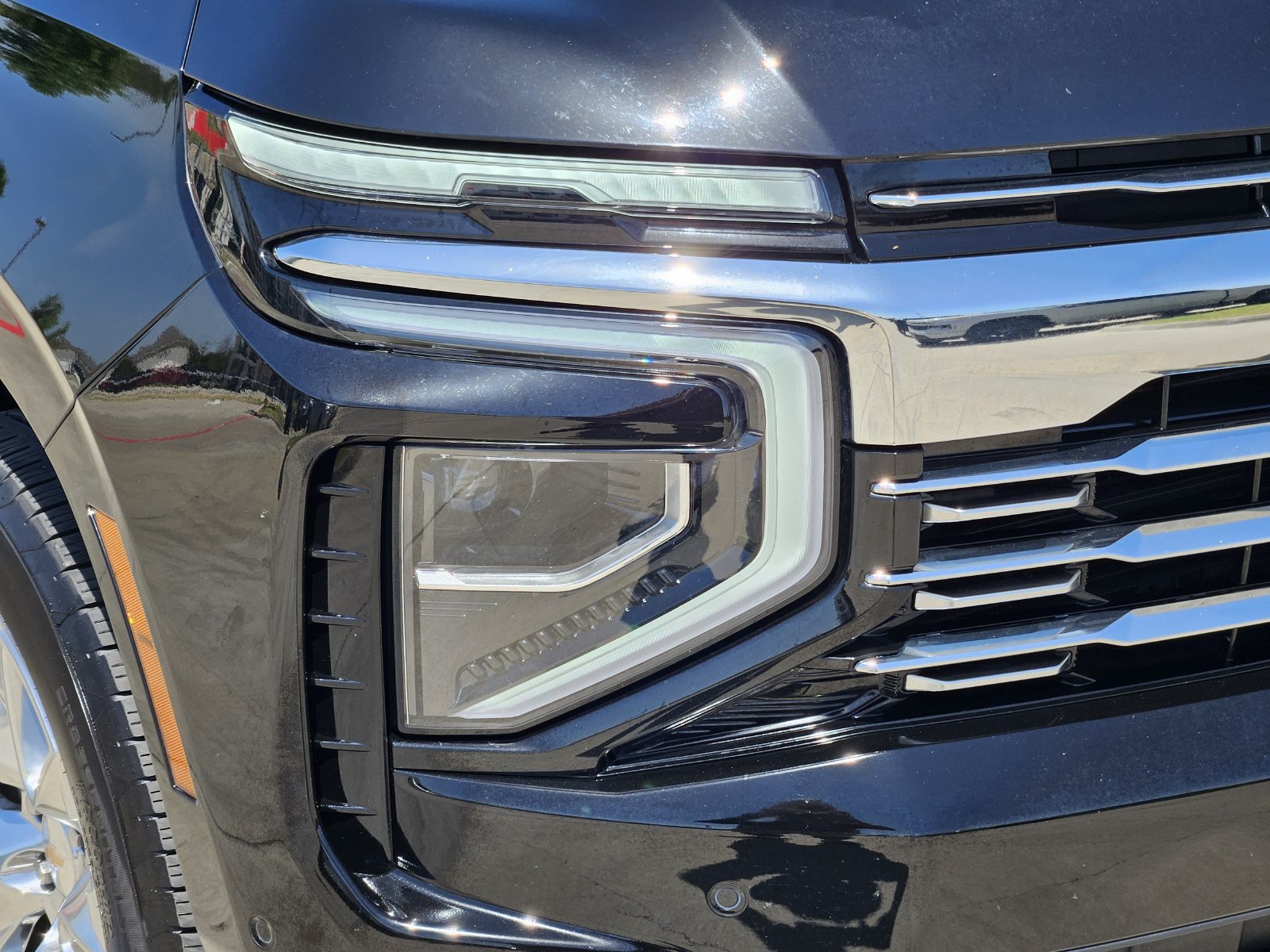 Certified 2026 Chevrolet Suburban Premier AWD/4WD image 10