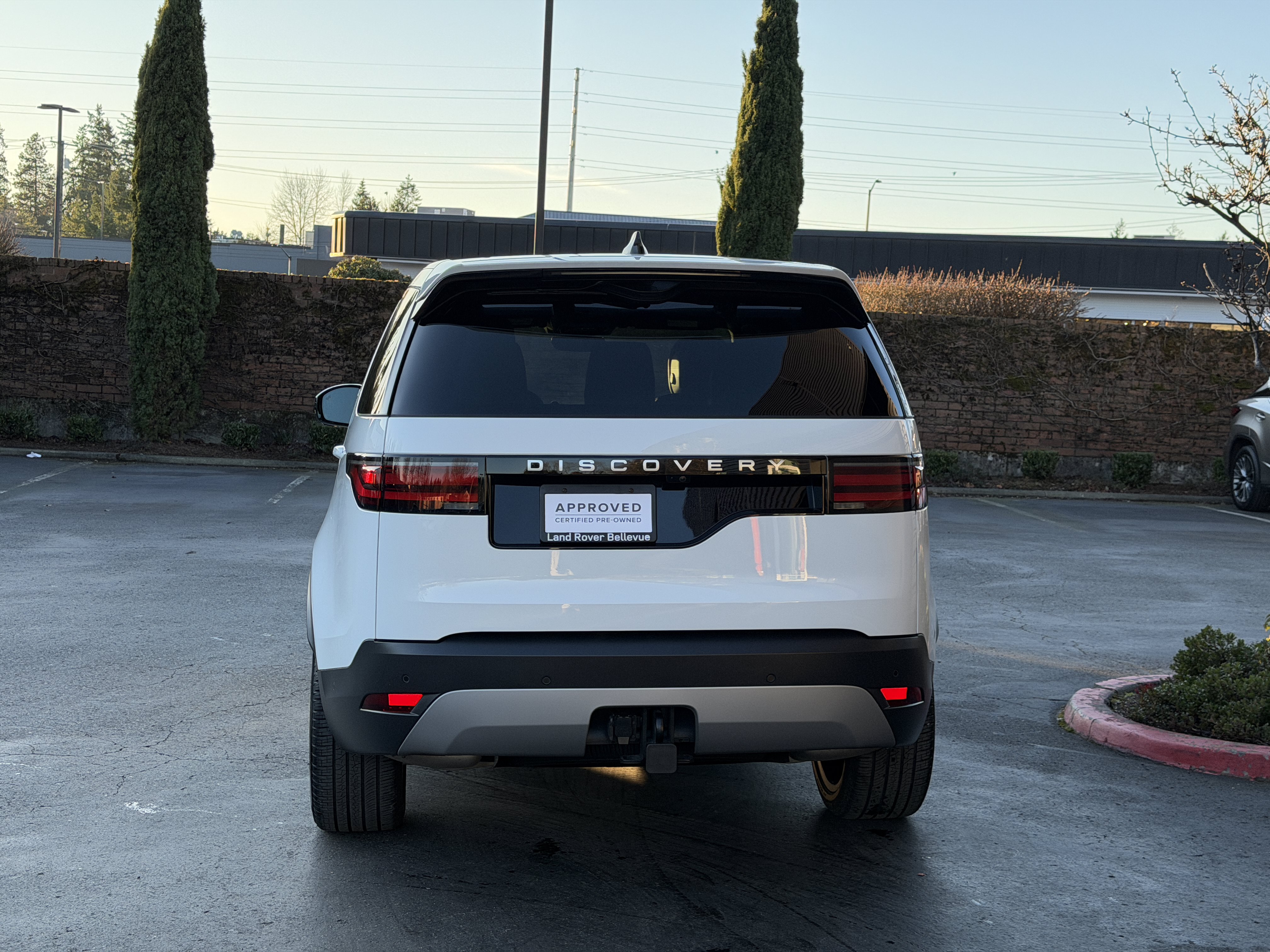 Certified 2025 Land Rover Discovery S AWD/4WD image 7