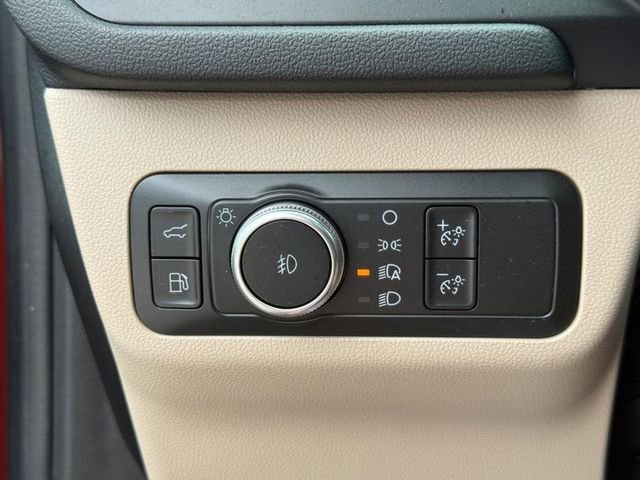 Used 2021 Ford Escape SEL w/ Technology Package FWD image 23