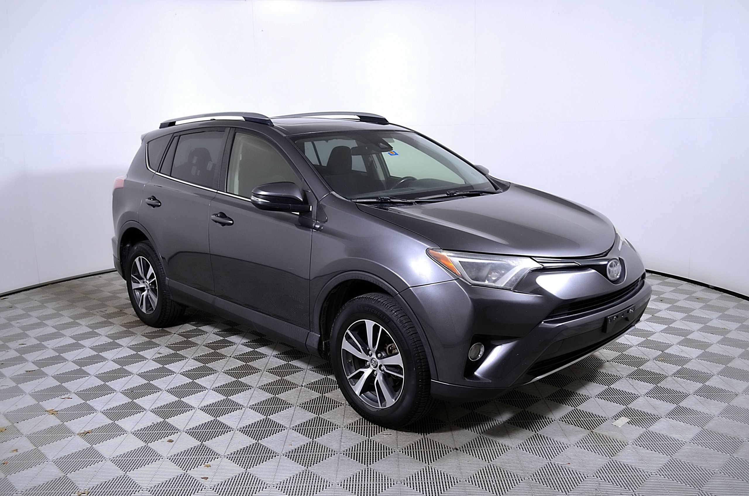 Used 2017 Toyota RAV4 XLE w/ All Weather Liner Package AWD/4WD image 6