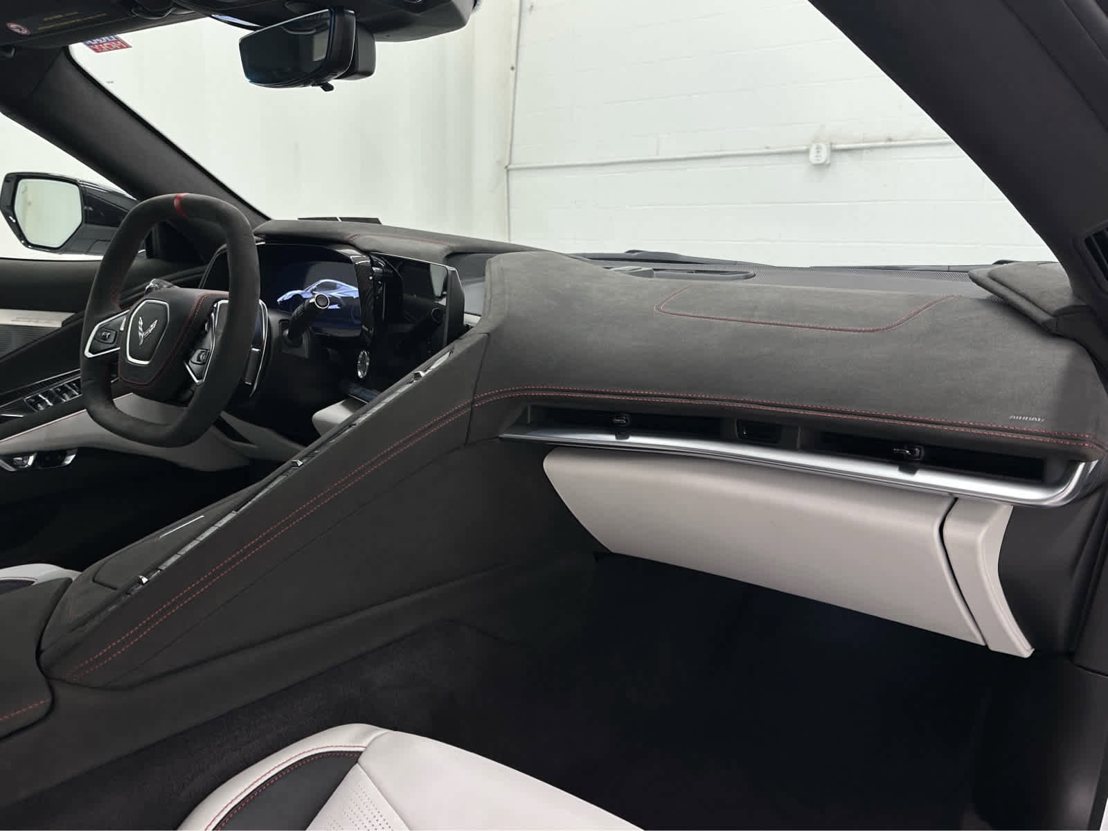 Used 2023 Chevrolet Corvette Stingray Premium Conv w/ Z51 Performance Package image 22